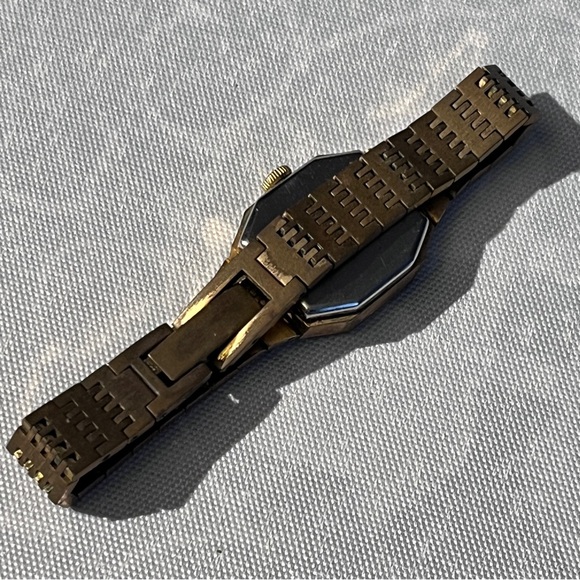 Novex watch tiger eye inspired face gold tone hardware unique joint band unisex - Picture 7 of 10